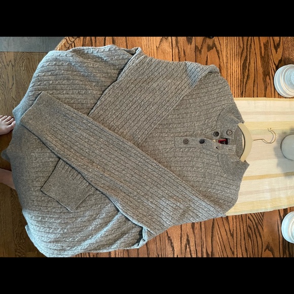 Untuckit Cashmere Sweater - Picture 2 of 4